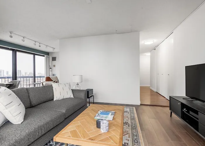 Gold Coast 2br W Gym Pool Nr Oak St Chi-207