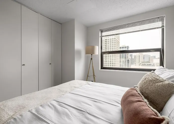 Gold Coast 2br W Gym Pool Nr Oak St Chi-207 Апартаменты