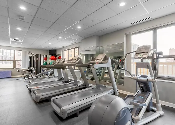 Gold Coast 2br W Gym Pool Nr Oak St Chi-207 Апартаменты Чикаго